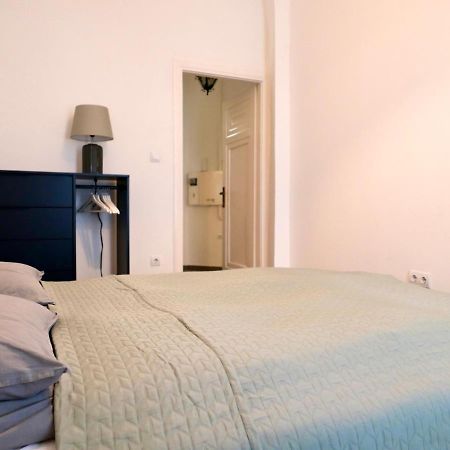 Contemporary City Apartment Vaci Utca บูดาเปสต์ ภายนอก รูปภาพ